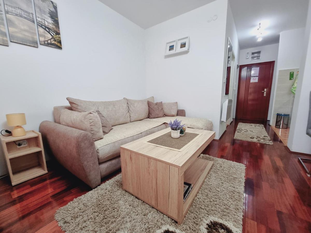 Apartman Temida Lux วรินรัชกา บานยา ภายนอก รูปภาพ