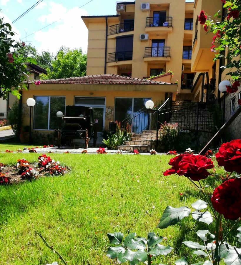 Apartman Temida Lux วรินรัชกา บานยา ภายนอก รูปภาพ