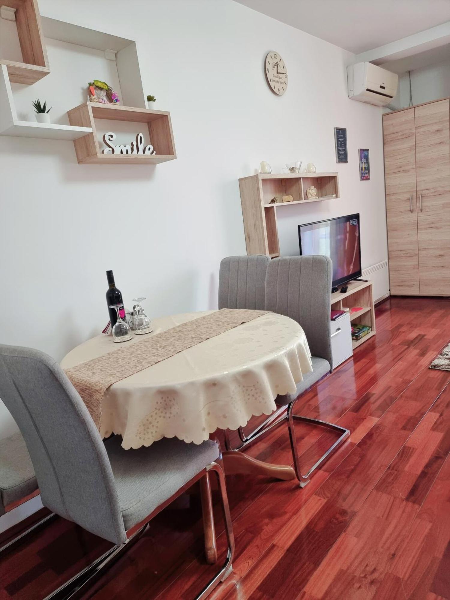 Apartman Temida Lux วรินรัชกา บานยา ภายนอก รูปภาพ
